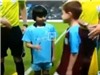 Đến trẻ em còn bị ảnh hưởng bởi hành động "xấu xí" của Suarez với Evra
