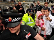 Bóng đá anh, ngoại hạng anh, lịch thi đấu euro 2012, Tevez sẽ phải “hạ mình” nếu muốn ra sân