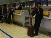 Bóng đá anh, ngoại hạng anh, lịch thi đấu euro 2012, M.U suýt lỡ chuyến bay vì Nani và Welbeck