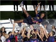 Bóng đá anh, ngoại hạng anh, lịch thi đấu euro 2012, Cả thế giới một lần nữa sát cánh cùng Abidal