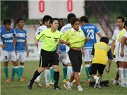 Bóng đá anh, ngoại hạng anh, lịch thi đấu euro 2012, Trọng tài Công Khanh và chiếc thẻ đỏ hy hữu: Cũng vì stress nên... lẫn