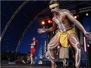 Bóng đá anh, ngoại hạng anh, lịch thi đấu euro 2012, Múa “thổ dân” Australia biểu diễn tại Festival Huế