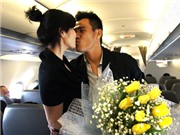 Bóng đá anh, ngoại hạng anh, lịch thi đấu euro 2012, Phan Thanh Bình nhận 1.500 USD cho màn tỏ tình trên máy bay