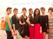 Bóng đá anh, ngoại hạng anh, lịch thi đấu euro 2012, Người đẹp Top Model diễn thời trang tại Hà Nội