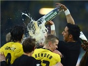 Bóng đá anh, ngoại hạng anh, lịch thi đấu euro 2012, Dortmund: Sau chức vô địch là những kỉ lục