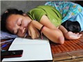 Bóng đá anh, ngoại hạng anh, lịch thi đấu euro 2012, Cô gái liệt toàn thân viết thơ bằng miệng