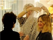 Bóng đá anh, ngoại hạng anh, lịch thi đấu euro 2012, Drew Barrymore thử váy cưới
