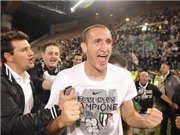 Bóng đá anh, ngoại hạng anh, lịch thi đấu euro 2012, Italia thở phào với chấn thương của Chiellini