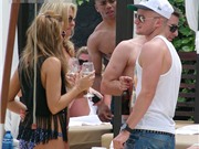 Bóng đá anh, ngoại hạng anh, lịch thi đấu euro 2012, Tom Cleverley "bỏ rơi" bạn gái để du hí với kiều nữ