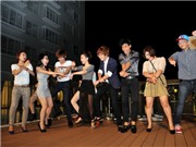 14 thí sinh The Voice tưng bừng nhảy Gangnamstyle 