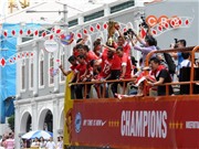 Tuyển Singapore được chào đón như những "người hùng"