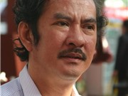 Nhíu mày bên sách triết