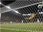 VIDEO: Chiêm ngưỡng 2 siêu phẩm sút phạt của Pirlo và Suarez
